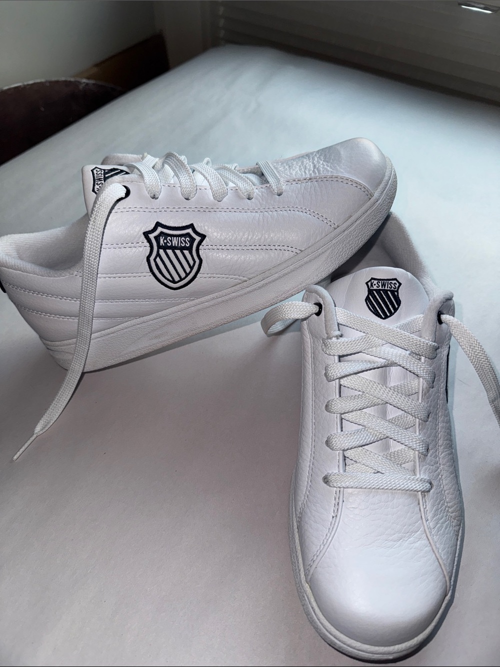 NWOT K-Swiss white leather tongue Twister sneakers Womens 7.5 White Reversible